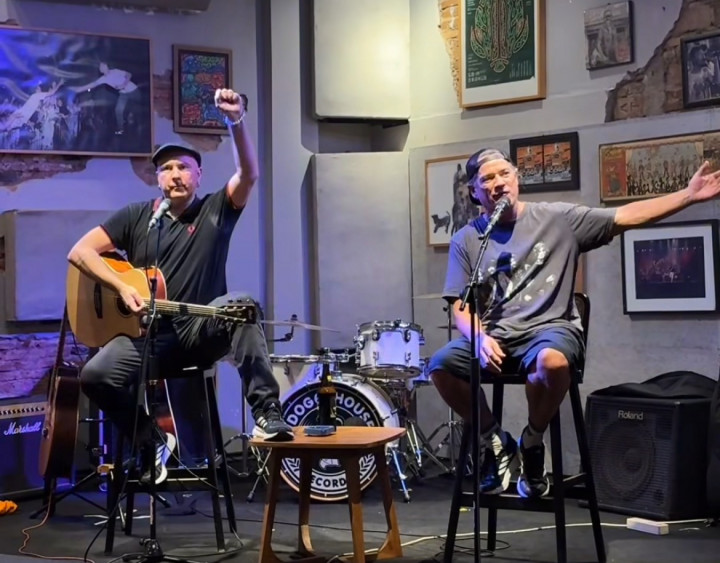 Aksi Band Ugly Kid Joe Spontan Manggung di Kafe Yogyakarta