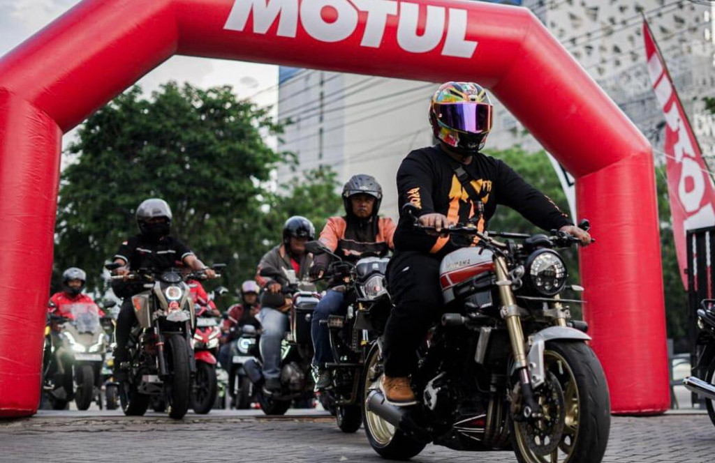 Motul ajak komunitas motor riding bareng. (foto ilustrasi: mie)
