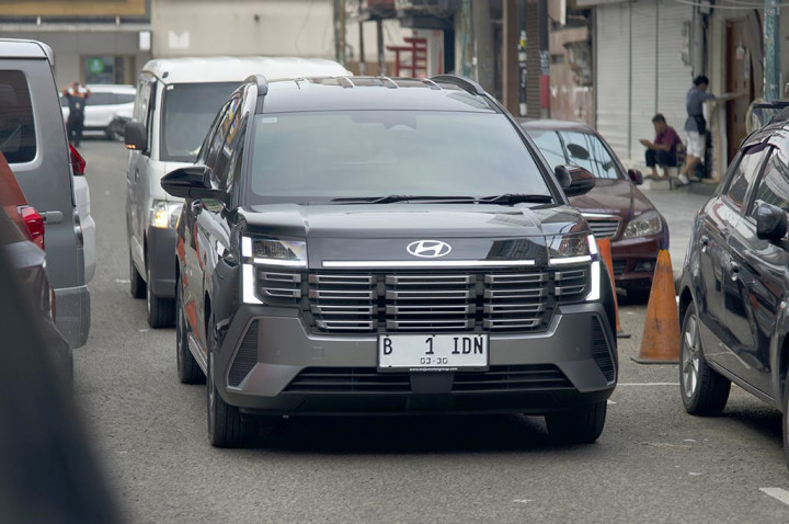 Designer Hyundai Beberkan Ide Desain Stargazer Cartenz Series