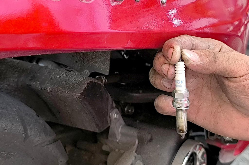 Busi sepeda motor. Wahana Honda