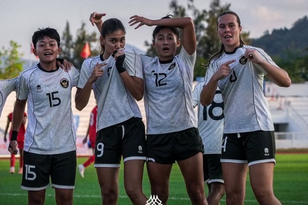 Selebrasi gol para pemain timnas sepak bola putri Indonesia ketika menghadapi Singapura. (Foto: Instagram resmi timnas Indonesia)