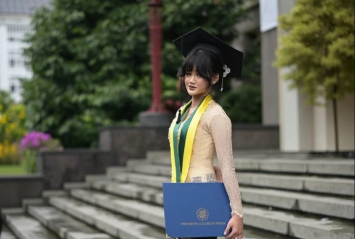 Farras Lulus dari FK UGM di Usia 19 Tahun, Jadi Wisudawan Termuda