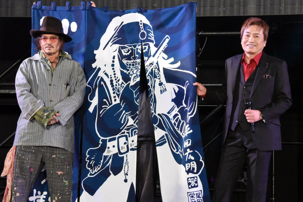 Jack Sparrow bersama Hiroaki Hirata, dubber karakter Sanji di One Piece (Foto: X @sandman_AP)  