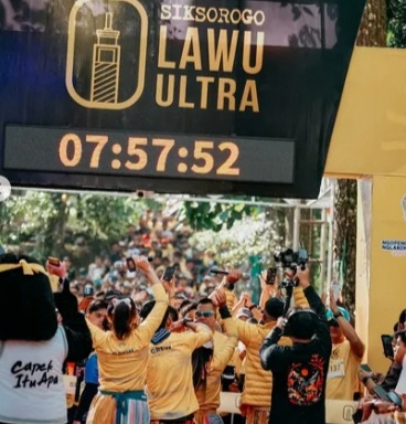 Suasana lomba Siksorogo Lawu Ultra 2025. (dok. instagram)