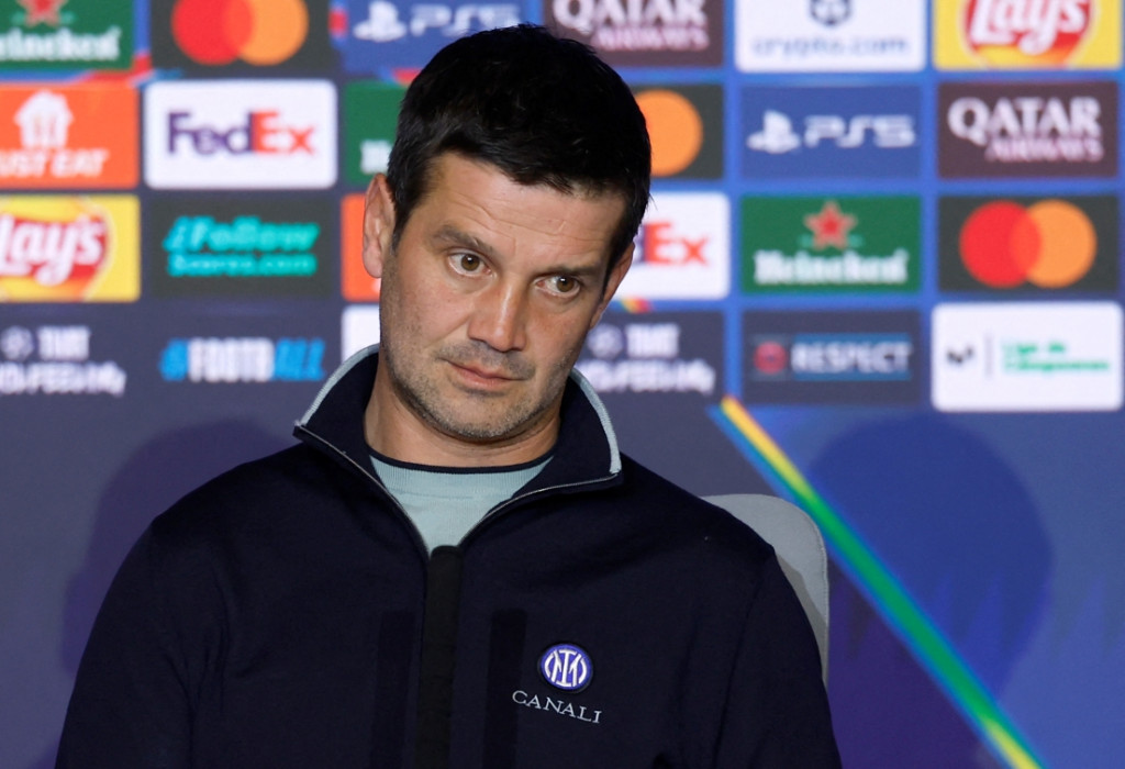 Pelatih Inter Milan, Cristian Chivu (AFP/Pierre-Philippe Marcou)