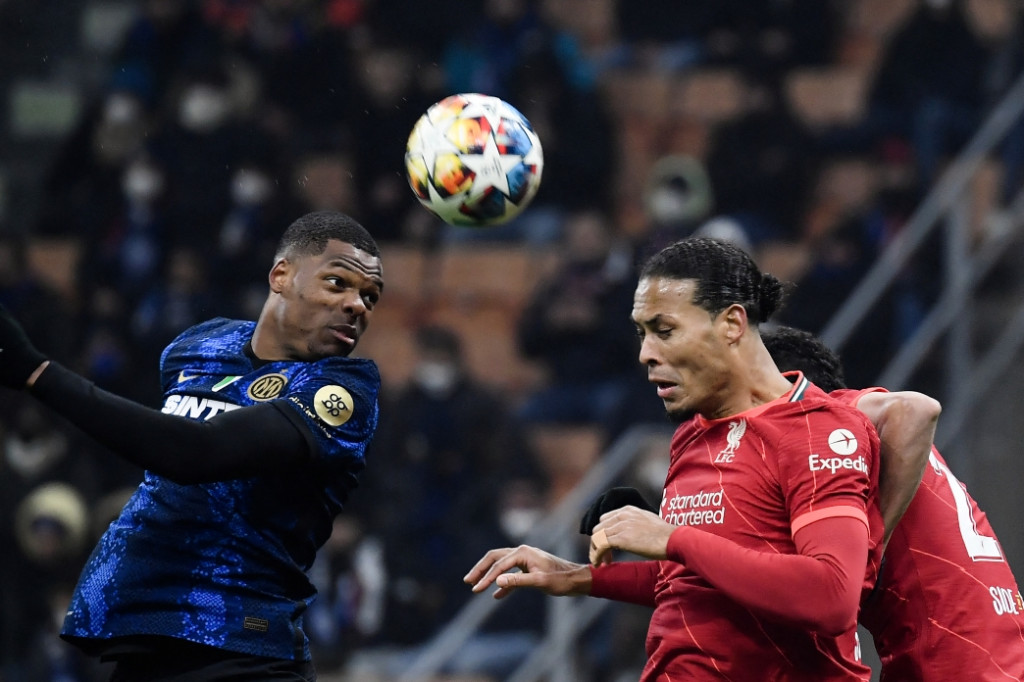 Suasana pertandingan Inter Milan vs Liverpool (AFP/Filippo Monteforte)
