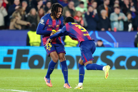 Hasil Liga Champions: Bercelona <i>Comeback</i> Lawan Frankfurt Lewat <i>Brace</i> Jules Konde