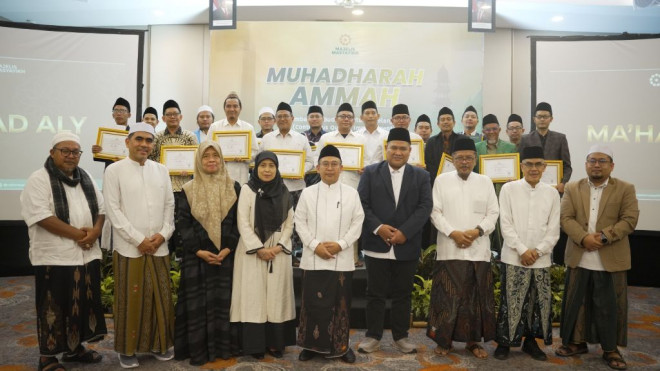 Majelis Masyayikh Serahkan Sertifikat Mutu ke 92 Pesantren. Foto: Kemenag
