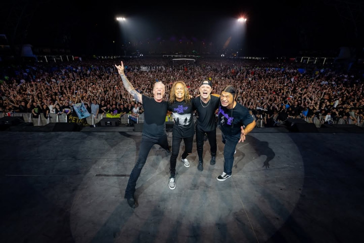 Panjat Menara Pengeras Suara, Penonton Konser Metallica Dicekal Seumur Hidup