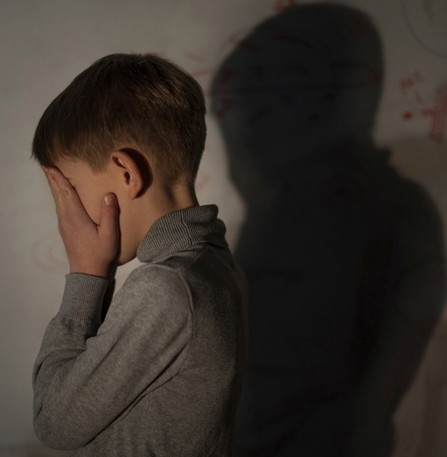 Beberapa rasa takut adalah hal yang wajar dalam perkembangan anak. Ilustrasi Freepik