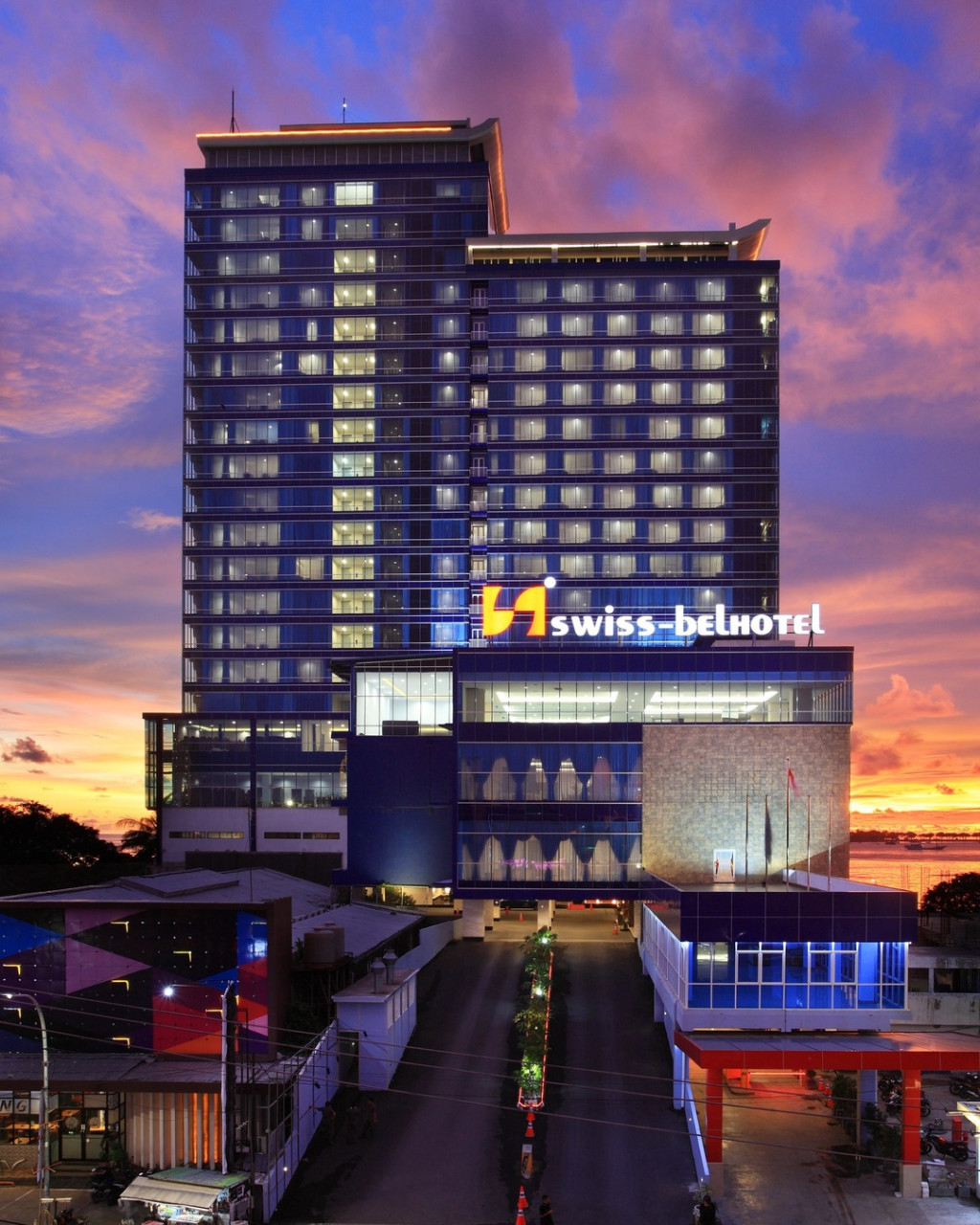 Swiss-Belhotel Makassar mengangkat tema “Around The World”. Dok. @swissbelhotelmakassar