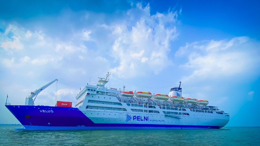 Kapal laut Kelud. Pelni