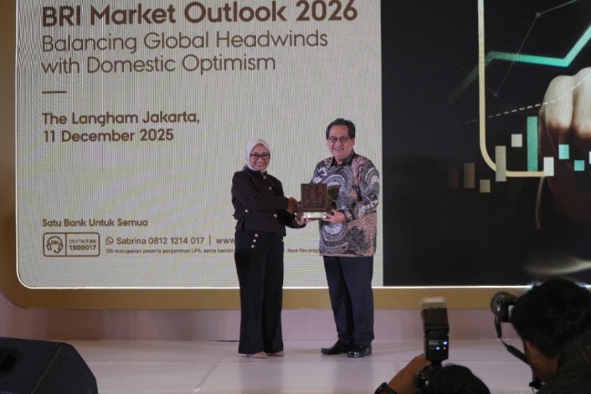 Reza Yamora Siregar, Chief Economist Danantara Indonesia, membuka forum dengan memberikan landasan pandangan makro global. Foto: BRI