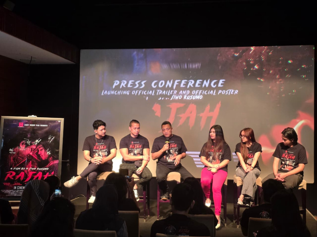 Tim produksi dan pemain film Rajah (Foto: instagram)