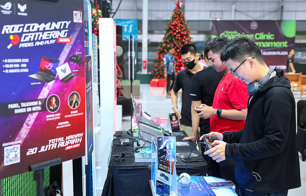 Sesi experience produk Asus ROG di Padel & Play Jakarta