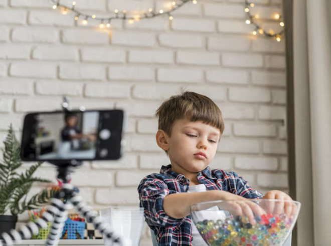 Anak mungkin mengalami perundungan yang bisa meninggalkan bekas emosional yang dalam. Ilustrasi Freepik