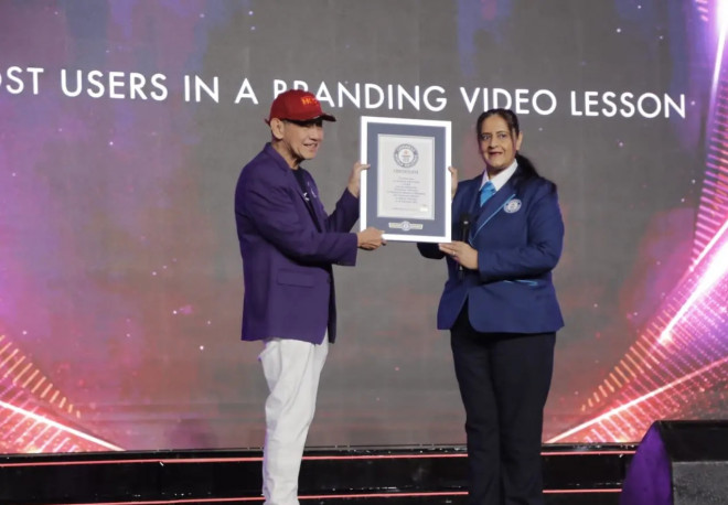 Hermawan Kartajaya meraih  Guinness World Record sebagai “Most Users in a Branding Video Lesson.
