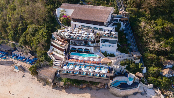 Menjelajahi Tujuh Level Area Klive Beach Club Bali Uluwatu