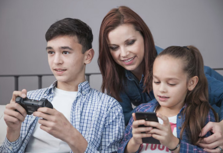 5 Tips Mengurangi Ketergantungan Gadget pada Anak dan Remaja