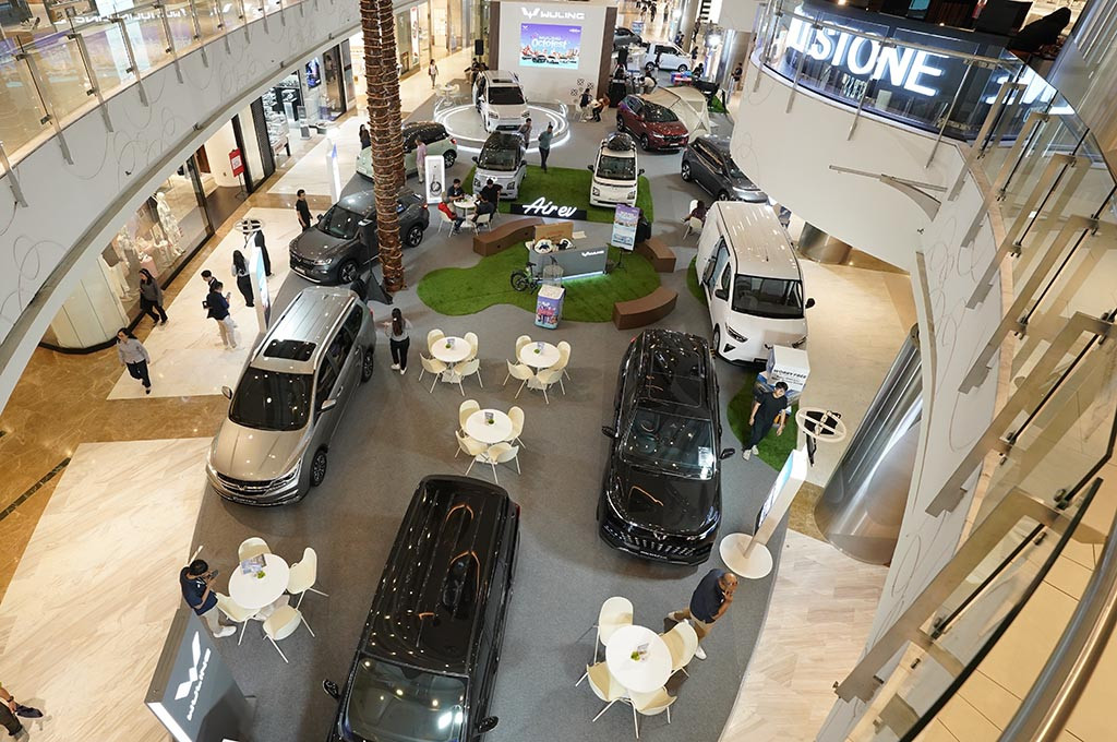 Pameran Wuling Motors di Central Park Jakarta. Wuling Motors