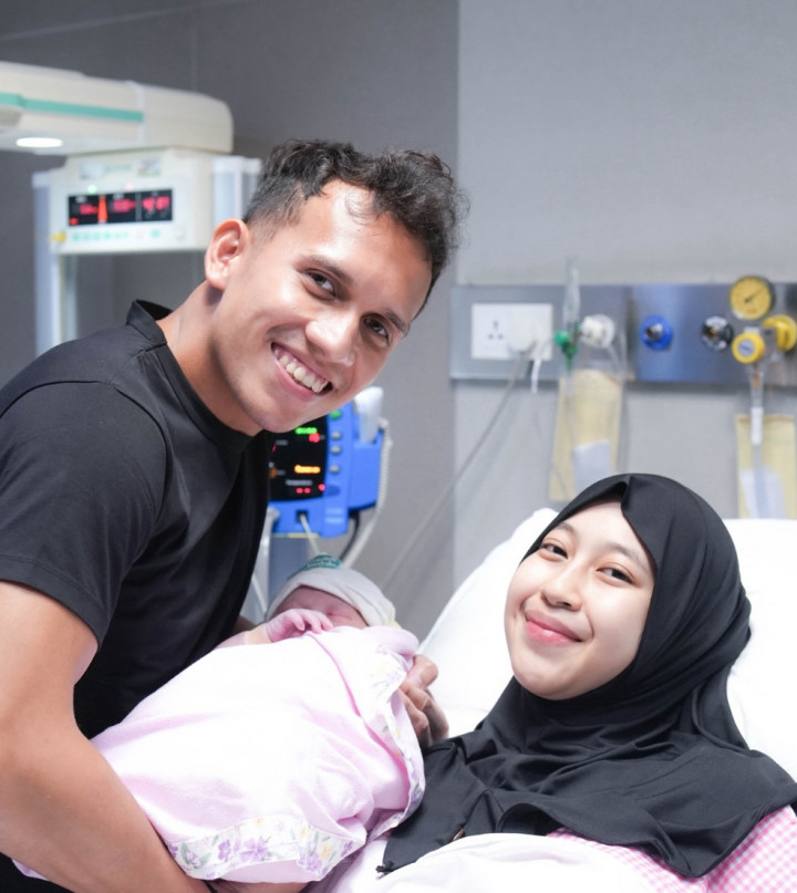 Egy Maulana Vikri dan Adiba Khanza Sambut Kelahiran Anak Pertama