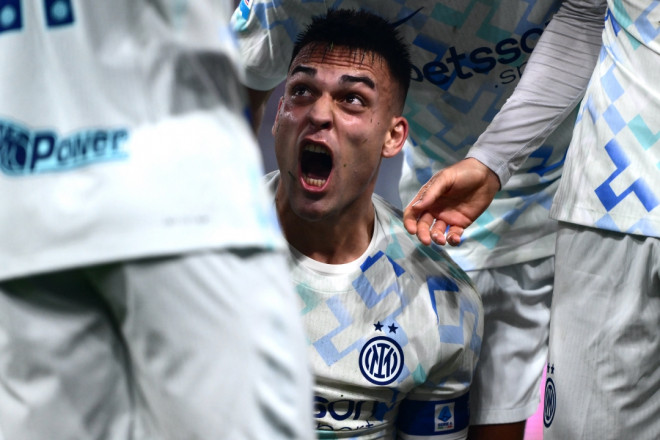 Ekspresi penyerang Inter Milan, Lautaro Martinez, setelah mencetak gol ke gawang Genoa (AFP/Marco Bertorello)