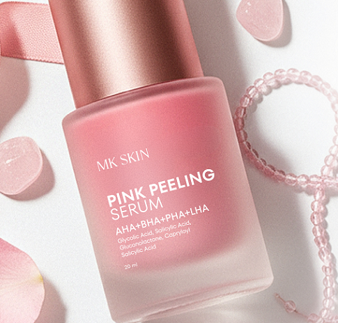 Pink Peeling Serum disebut-sebut sebagai produk eksfoliasi paling lembut. (Foto: Dok. MK SKIN)