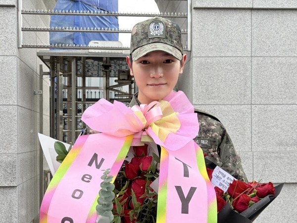 Taeyong Resmi Kembali Usai Wajib Militer