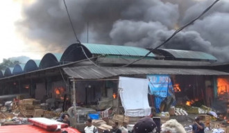 350 Kios di Pasar Induk Kramat Jati Dilalap Api, Diduga karena