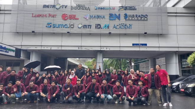   Mahasiswa Program Studi Digital Content Broadcasting Tel-U kunjungan ke Media Group. DOK Medcom.id/Talitha Islamey