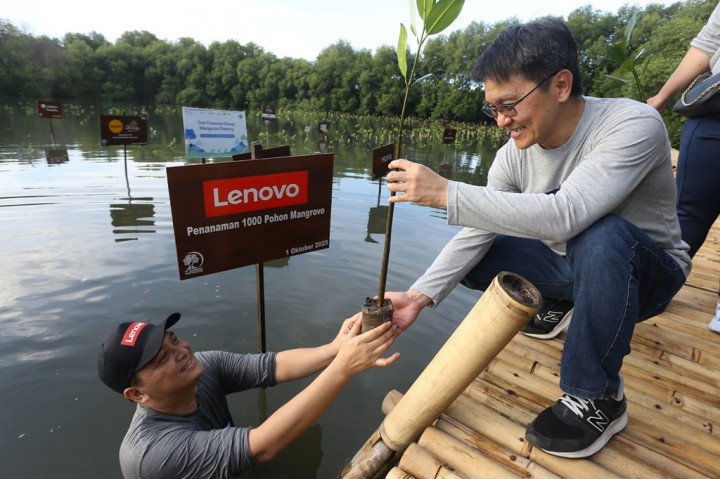 Lenovo Indonesia Rayakan LMOS 2025, Tanam 1.000 Mangrove