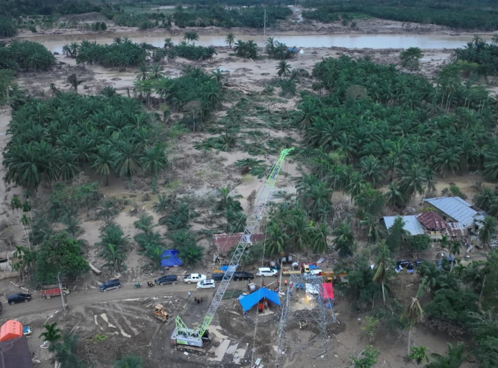 Sulap Crane Jadi Tower Darurat, PLN Terus Fokus Pulihkan Menyeluruh Listrik Aceh