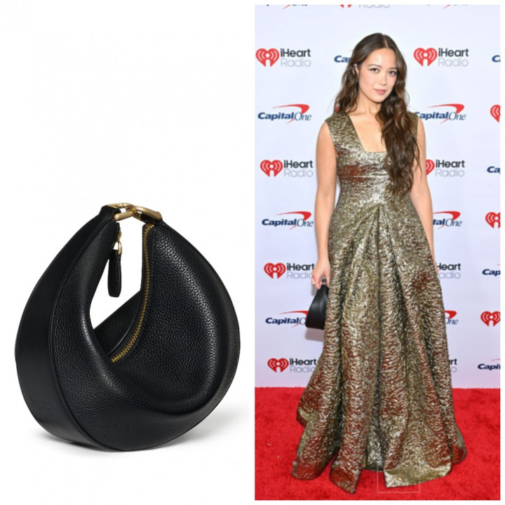 Intip Gaya Elegan Laufey saat menghadiri Red Carpet iHeart Radio Jingle Ball di New York!