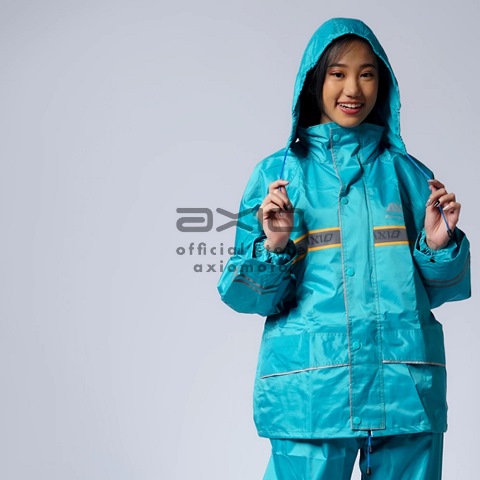 3 Berita Terpopuler Gaya: Rekomendasi Jas Hujan Hingga Alasan Bayi Mengepalkan Tangan