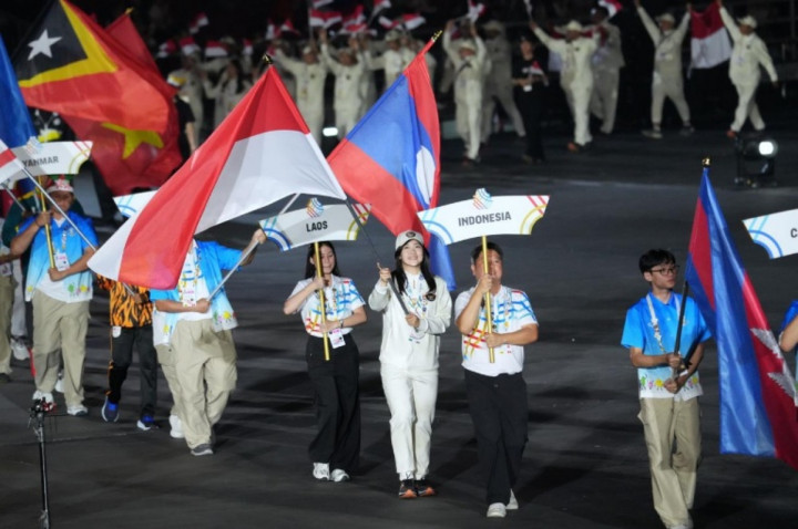 Atlet Ice Skating Wakili Indonesia di Penutupan SEA Games 2025