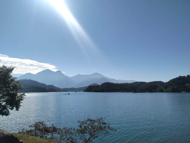 Sun Moon Lake adalah tempat di mana alam menulis puisinya sendiri melalui kabut, air, dan cahaya. (Foto: Dok. Medcom.id/Yatin Suleha)