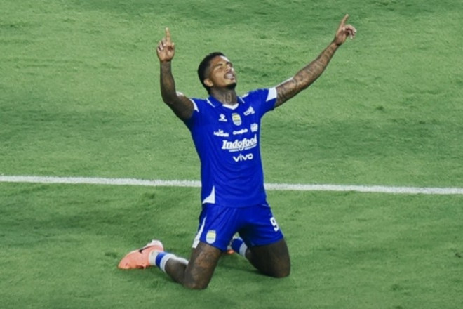 Selebrasi gol Ramon Tanque saat membantu Persib menghadapi Bhayangkara FC. (Foto: Instagram resmi Persib)