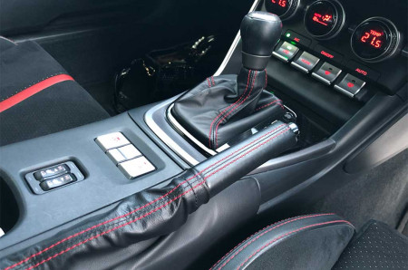 Mengapa Mobil dengan Rem Parkir Manual Tak Ada Fitur AVH?