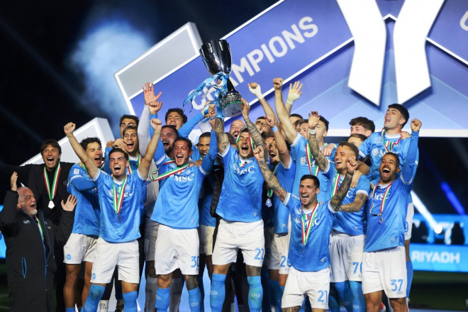 Napoli juara Piala Super Italia 2025 usai kalahkan Vologna-Foto: FAYEZ NURELDINE/AFP