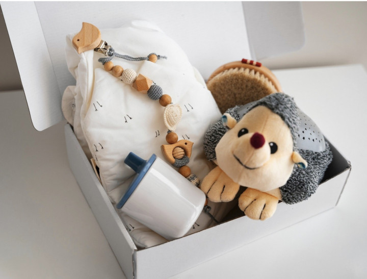 5 Rekomendasi Hadiah untuk Bayi Baru Lahir, Berguna Banget