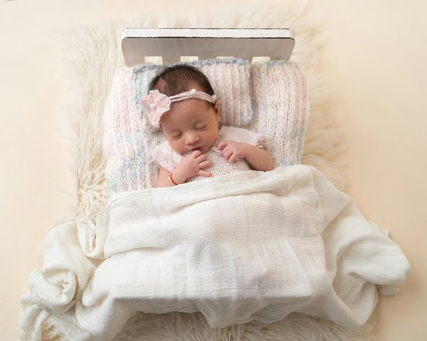 Begini Cara Mempersiapkan Bayi untuk Tidur Lebih Lama di Malam Hari Tanpa Menyusu