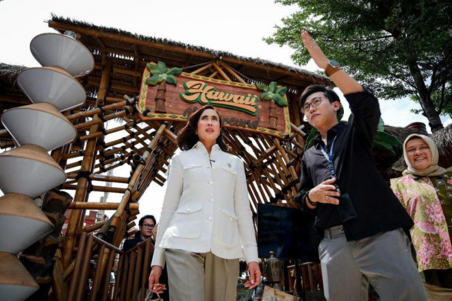 Menteri Pariwisata Widiyanti Putri Wardhana saat meninjau destinasi 