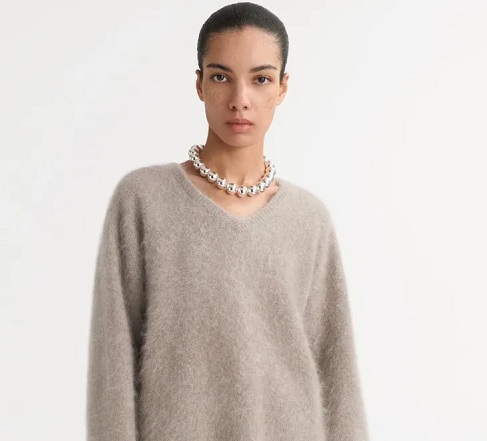 Top Berita Gaya: Tren Fashion Quite Luxury hingga Fungsi Telepon di Kamar Mandi Hotel