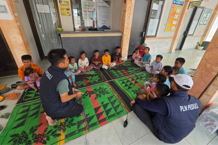 PLN Kerahkan Relawan Pegawai Dampingi Warga Aceh Korban Bencana Pulihkan Trauma