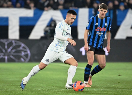 Inter Kembali ke Puncak, Napoli Sodok Tiga Besar