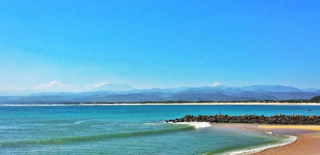 Wisata Pantai Santolo Cianjur, Menghadap Langsung ke Samudra Hindia