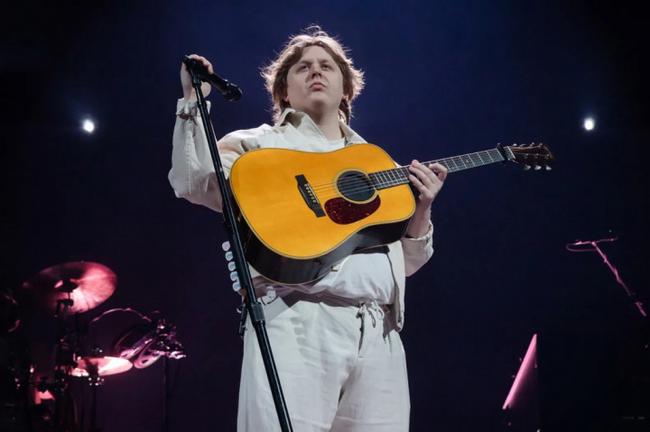 Lewis Capaldi Sempat Alami <i>Creative Rut</i>, Siap Masuk Studio Januari 2026