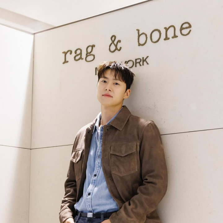 Gong Myung Alami Tuli Mendadak, Syuting Drama Dihentikan Sementara