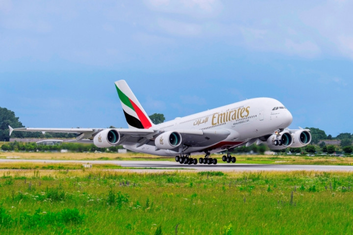 Emirates Rayakan 10 Tahun Terbang ke Bali, Angkut 4,28 Juta Penumpang