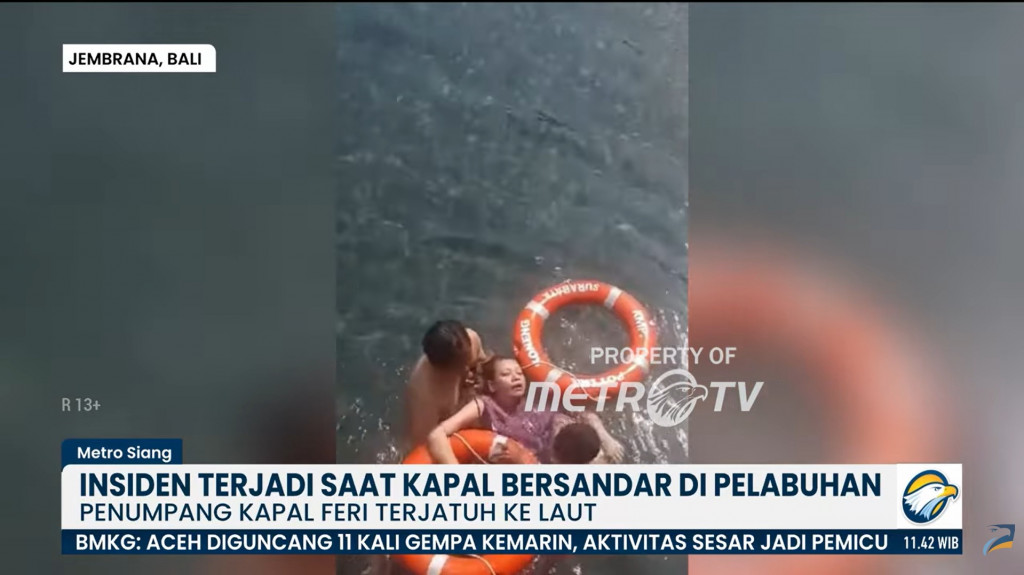 Penumpang Kapal Feri Jatuh ke Laut di Pelabuhan Gilimanuk (Foto: Metro TV)